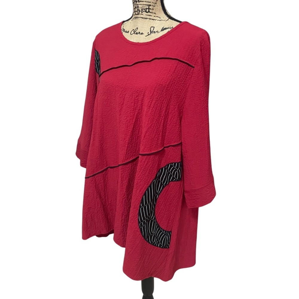 Moonlight By Y&S Pucker Textured Tunic Top Art to Wear Red Black Artsy Size XL - Picture 6 of 6